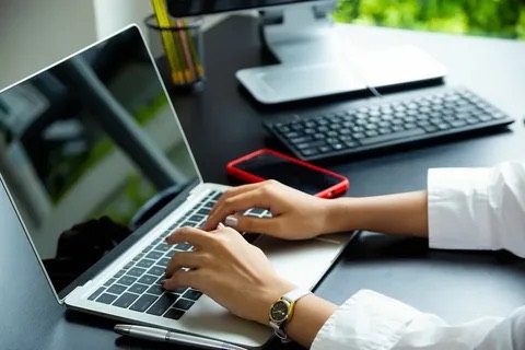 2.Quais ferramentas de IA estão revolucionando a análise de dados e o comportamento do consumidor?