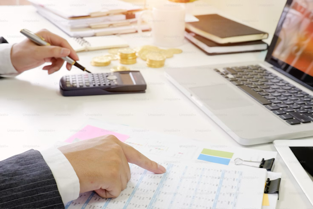 Renda Extra com Finanças Pessoais: Como Monetizar Seu Conhecimento em Educação Financeira