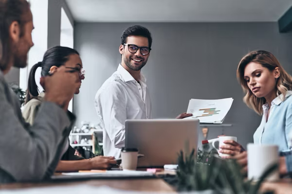 Quais plataformas posso usar para vender cursos, ebooks ou consultorias financeiras? ​