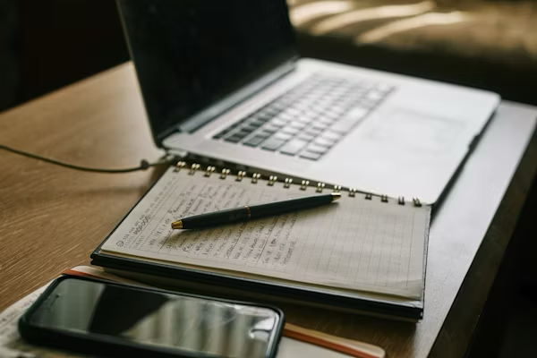 Quais exemplos de marcas já aplicam o atendimento híbrido com sucesso e quais lições podem ser aprendidas com elas